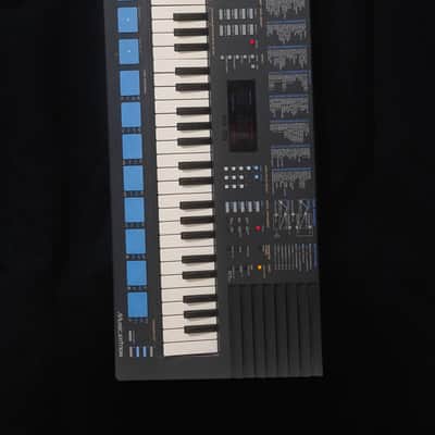 Yamaha PSS-680 Portasound - Vintage FM Synthesizer