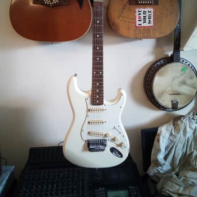 Fender SQUIER Stratocaster MIJ 1987 E SERIES LIGHT YELLOW image 1