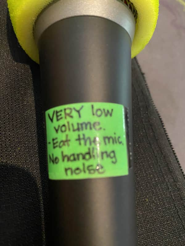 SE V7 Microphone with Yeller Ball and bag image 1