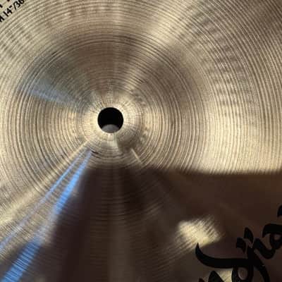Zildjian 14" A Series New Beat Hi-Hat Cymbals (Pair) 2013 - Present - Traditional image 10