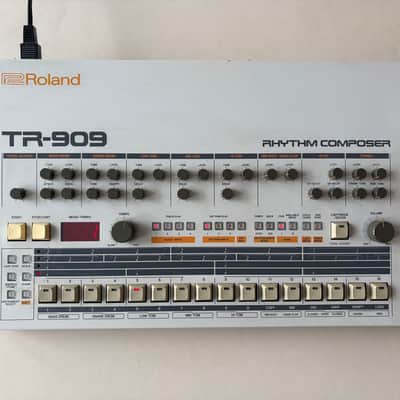 Roland TR-909 Rhythm Composer 1983 - 1985 - White