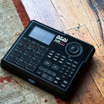 DJ機材 AKAI XR20 BEAT PRODUCTION STATION Amazon.com: Akai