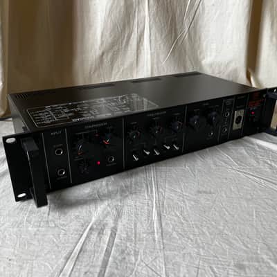 ROLAND SIP-301 Bass Guitar Pre-amp / Compressor / EQ image 1