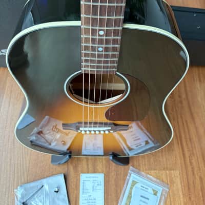 2025 Gibson J-45 Standard image 4