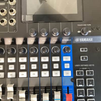 Yamaha MGX12 18-Channel Digital Mixing Console - Black image 5