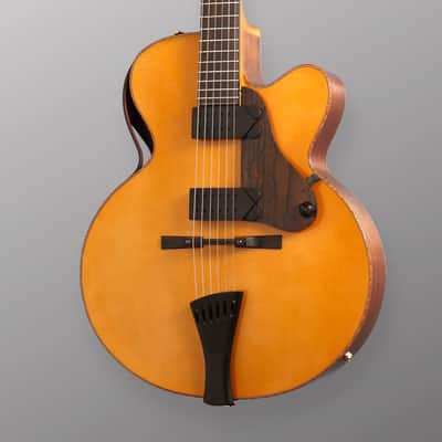 Jaén Guitars Siracusa 16E - 2023 - Natural - European Spruce / English Walnut. NEW (Authorized Dealer) image 3