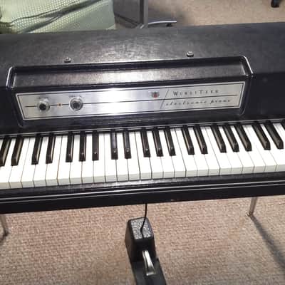 Wurlitzer 200A 64-Key Electric Piano 1974 - 1983 - Black image 1