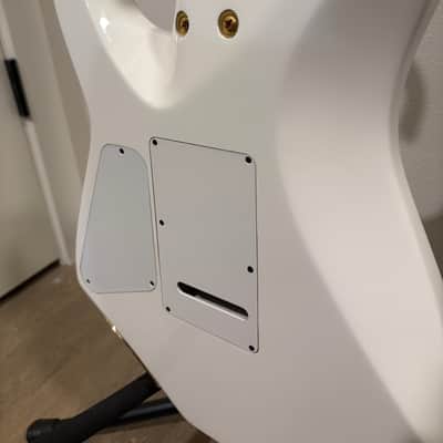Charvel Pro-Mod DK24 HSS 2PT CM 2024 - Snow White with Gig Bag image 12