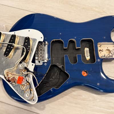 Loaded Fender Deluxe Player Sapphire Blue Transparent Stratocaster ASH Body image 10