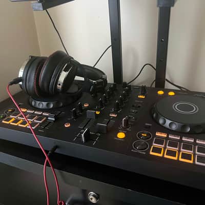 Pioneer DDJ-FLX4 2-Channel DJ Controller + Case + Laptop Stand + RCA to 1/4 10 feet cable + Headphones image 3