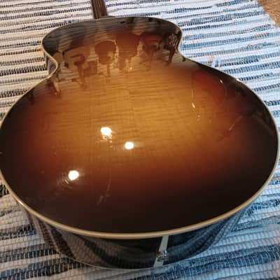 Gibson J-185 2007 - Sunburst image 19