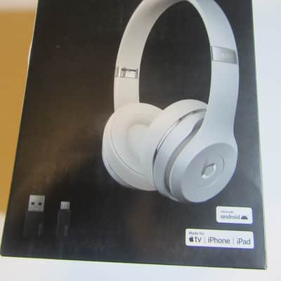 New Beats Solo3 Wireless  2020s image 2
