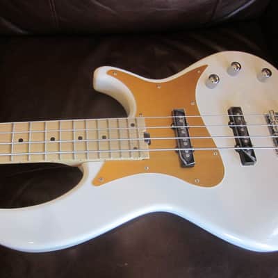 Aria Pro II 4-String Electric Bass RSB-618/4-WH - White/Gold image 2