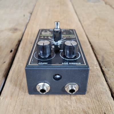 Death By Audio Moonbeam Phaser 2026 w/ Manual and Box Near Mint image 4