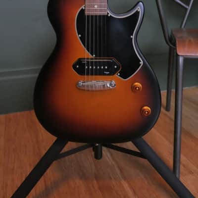 Godin Summit Classic SG – Kingpin P-90 – Sunburst – Excellent – Gig Bag Included image 1