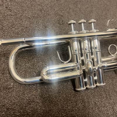 Bach 190S37 Bb Trumpet image 4