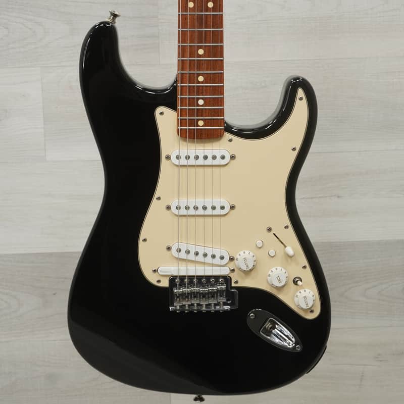Fender Standard Roland Ready Stratocaster 1998 - 2005 | Reverb
