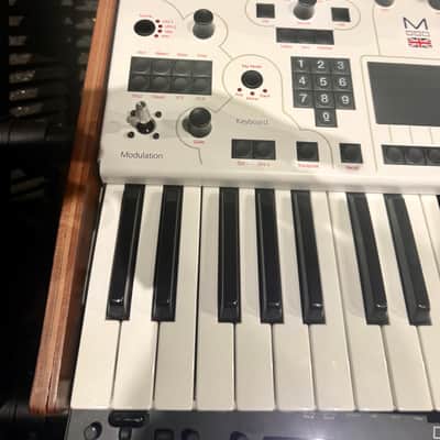 Modal Electronics 001 Hybrid Digital / Analog 2-Voice Synthesizer 2010s - White image 6