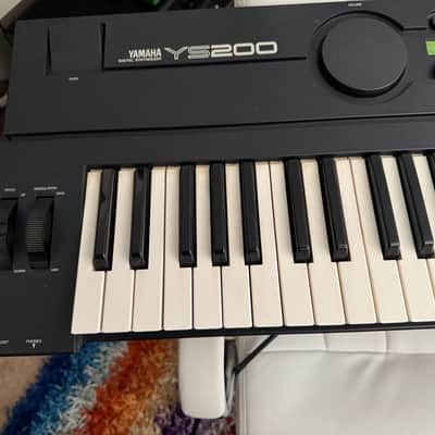 Yamaha YS200 FM Synthesizer 1988 - Black image 2