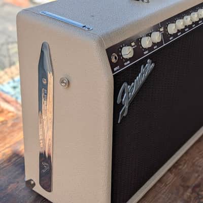Fender Super-Sonic 22 2-Channel 22-Watt 1x12" Guitar Combo Blonde image 3