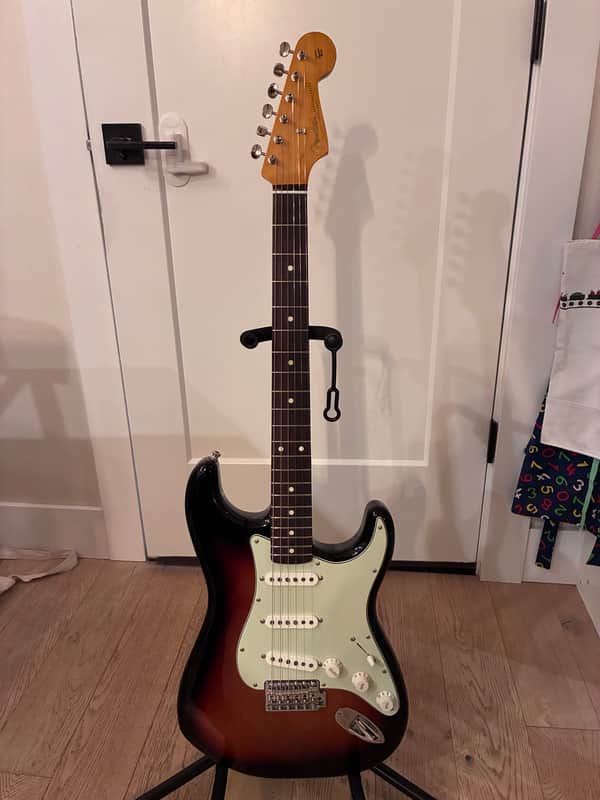 Fender Vintera II '60s Stratocaster with Rosewood Fretboard 2023 - 2026 - 3-Color Sunburst image 1