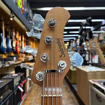 Sadowsky MetroExpress 21 Fret Vintage JJ Bass 5-String Ice Blue Metallic High Polish w/Maple Fingerboard, Padded Gig Bag image 7