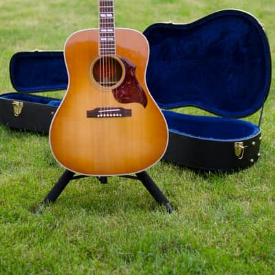 Gibson Hummingbird Artist 2008 Honeyburst image 3