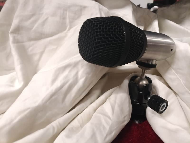 Earthworks DM6 SeisMic Supercardioid Kick Drum Condenser Microphone