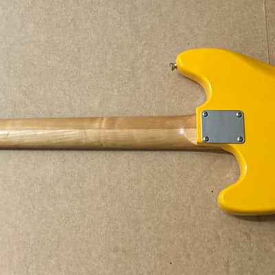 Mustang Bass Guitar - Yellow image 4