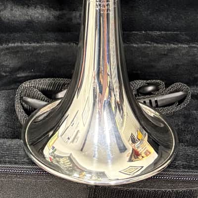 Bach Stradivarius Trumpet Model 37G, Silver Finish, Gold Brass Bell image 5