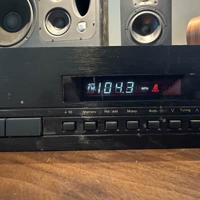 Parasound T/DQ-1600 AM/FM Broadcast Reference Tuner image 2