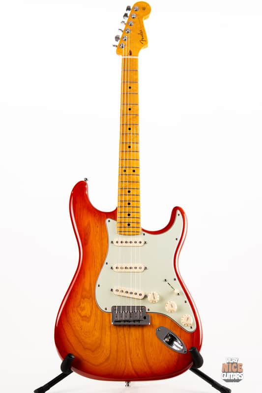 Fender Custom Shop Deluxe Stratocaster 2010 image 1