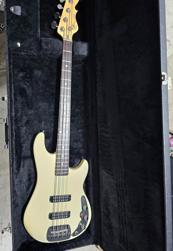 G&L El Toro 1988 - White image 1