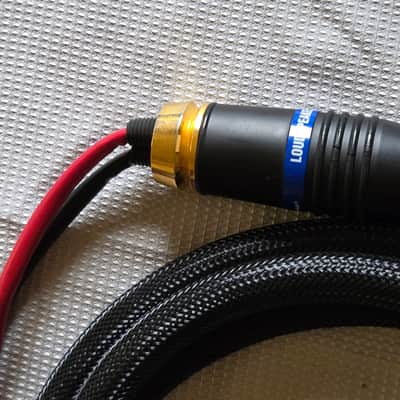 Monster Cable Z4 speaker cable with banana plugs in original case 10ft pair image 9