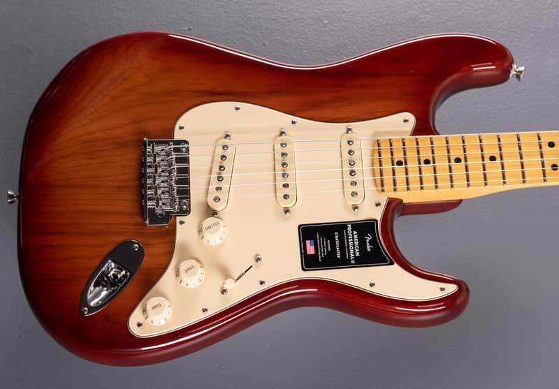 American Professional II Stratocaster – Sienna Sunburst w/Maple image 1