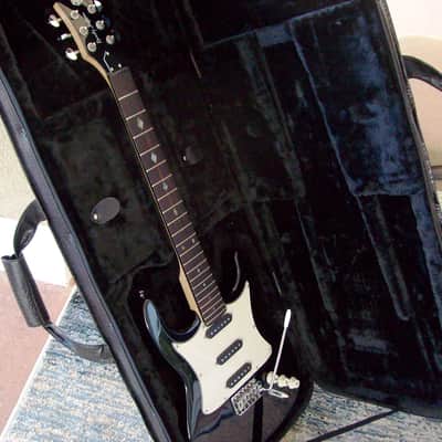Jackson Limited Edition Stratocaster Black Glitter image 13