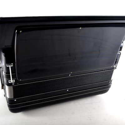 Hohner Morino V N – Cassotto – 120 Bass – Case + Brand New Straps – Certified - VIDEO image 14