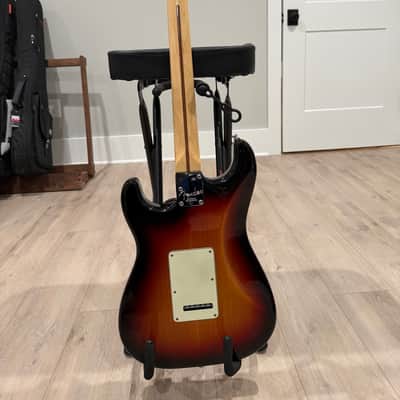 2005 Fender American Deluxe Stratocaster HSS – USA – 3-Tone Sunburst – Seymour Duncan JB – OHSC image 2