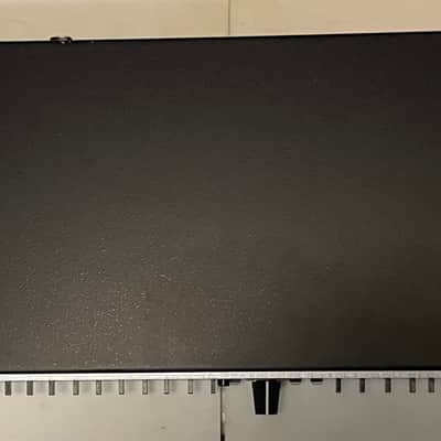dbx 215s Dual Channel 15-Band EQ 2010s - Silver image 7