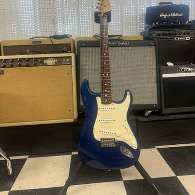 Fender Standard MIM Stratocaster with Rosewood Fretboard 2005 - 2008 - Electron Blue image 3