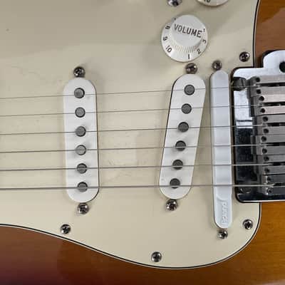 USA Fender Stratocaster VG 2008 - Sunburst image 3