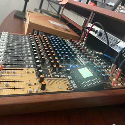 TASCAM Model 16 Multitrack Recorder / Mixer / Audio Interface 2019 - Present - Black with Wood Cheeks image 2