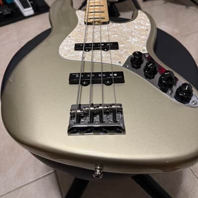 Fender American Elite Jazz Bass with Maple Fretboard 2016 - 2019 - Champagne image 10