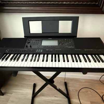 Yamaha PSR-SX700 61-Key Arranger Workstation - Black