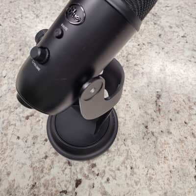 Blue Yeti Microphone - Blackout Edition - 4 Pickups - Podcastint and Gaming image 1