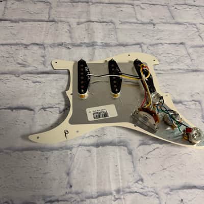 Fender Player Stratocaster Loaded SSS Pickguard 2018 image 4