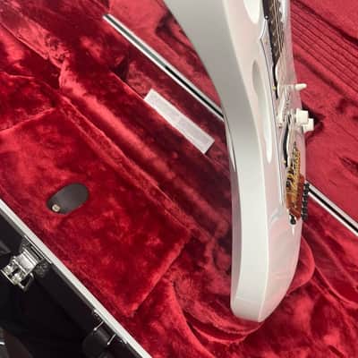 ibanez jem 7 dizmazio pick ups, floral print inlays w/scalloped frets image 3