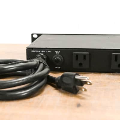 Furman M-8Lx 15A Merit Series Power Conditioner with Lights CG013ZY image 8