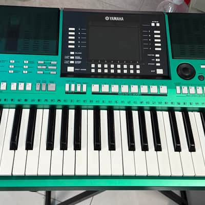 Yamaha PSR-S910 61-Key Arranger Workstation Green Used image 2