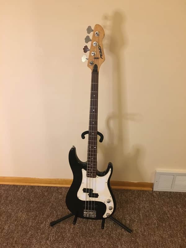 Peavey Forum 4 String Black image 1